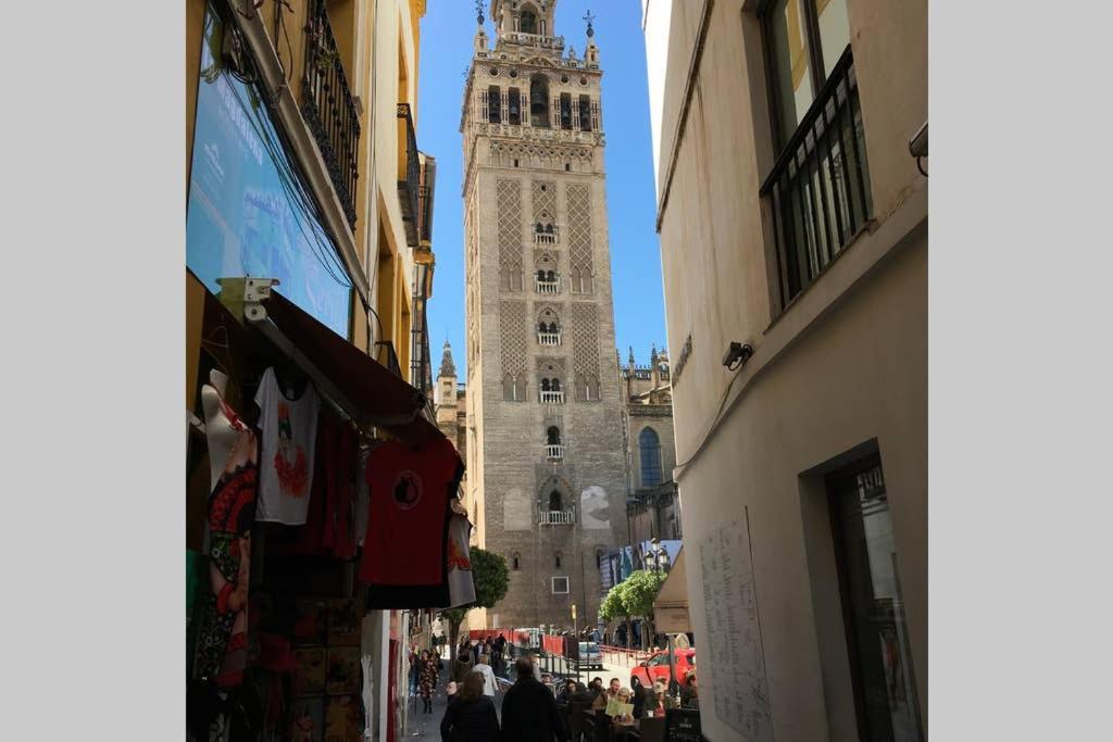1 Minute From Cathedral. Feel The Heart Of Sevilla Bagian luar foto