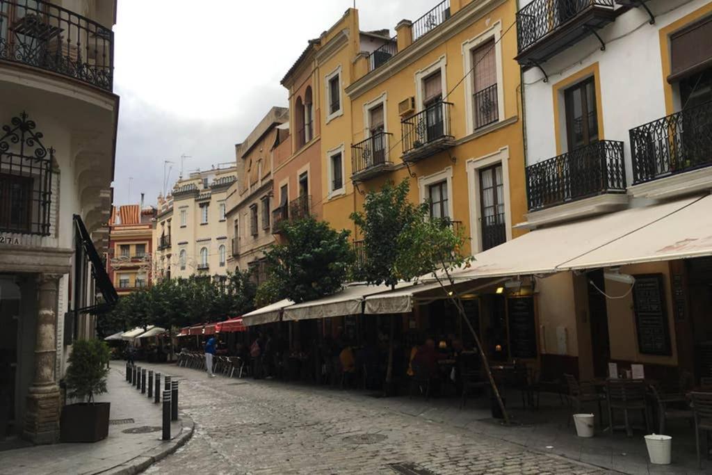 1 Minute From Cathedral. Feel The Heart Of Sevilla Bagian luar foto