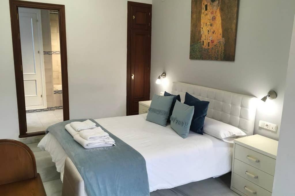 1 Minute From Cathedral. Feel The Heart Of Sevilla Bagian luar foto