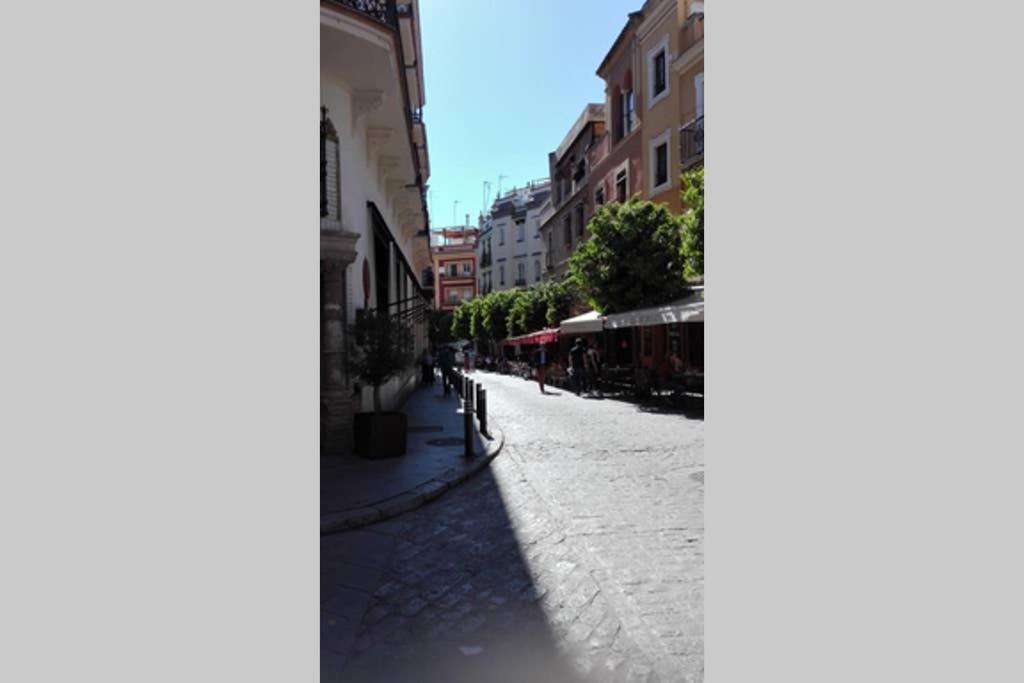 1 Minute From Cathedral. Feel The Heart Of Sevilla Bagian luar foto
