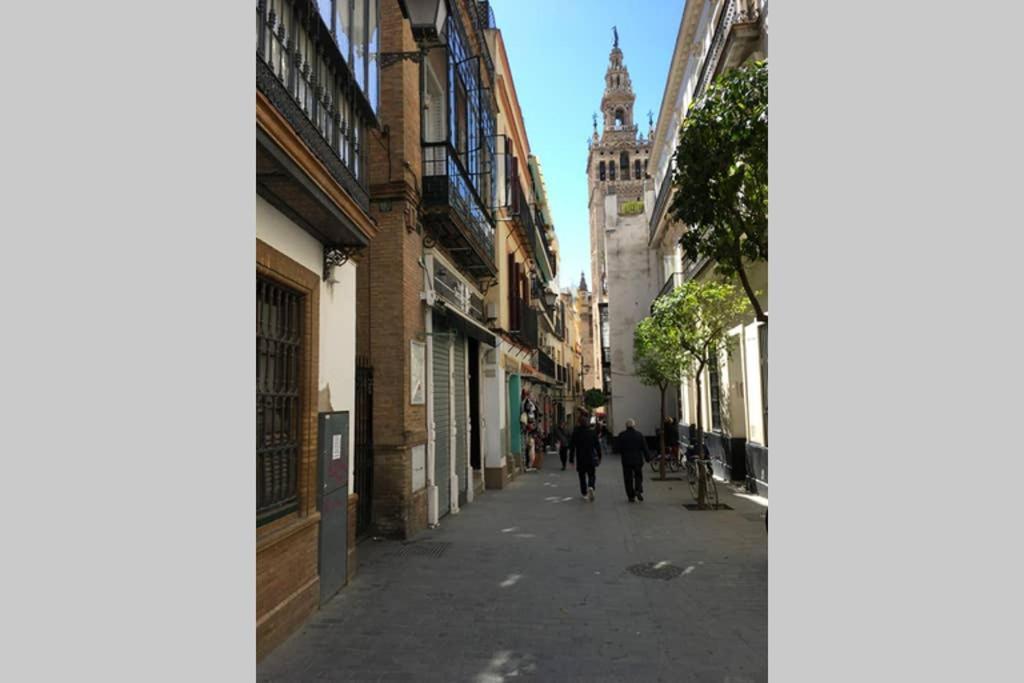 1 Minute From Cathedral. Feel The Heart Of Sevilla Bagian luar foto